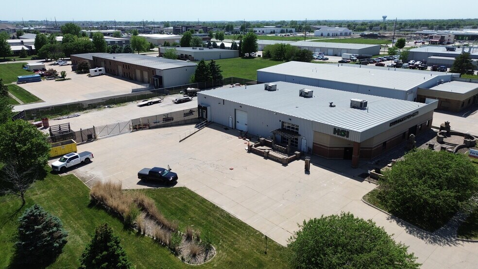 More Photos Of 16180 Laurel St, Waukee Flex For Lease
