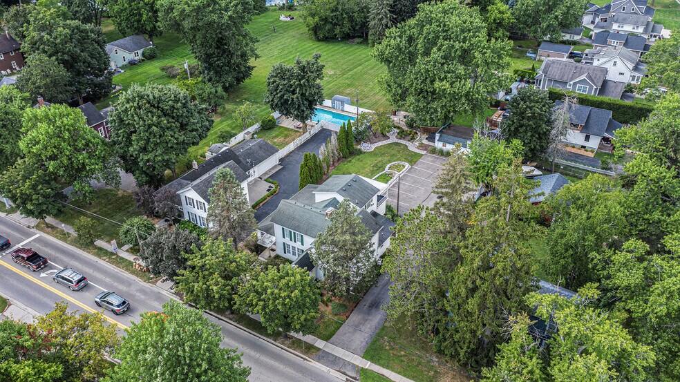 More Photos Of 155 N Main St, Clarkston Hospitality For Sale