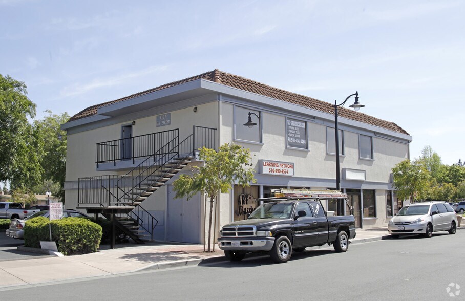 More Photos Of 4127 Bay St, Fremont Office For Lease