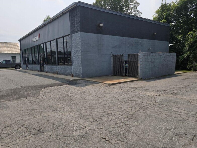 More Photos Of 153 Washington St, Claremont Freestanding For Sale