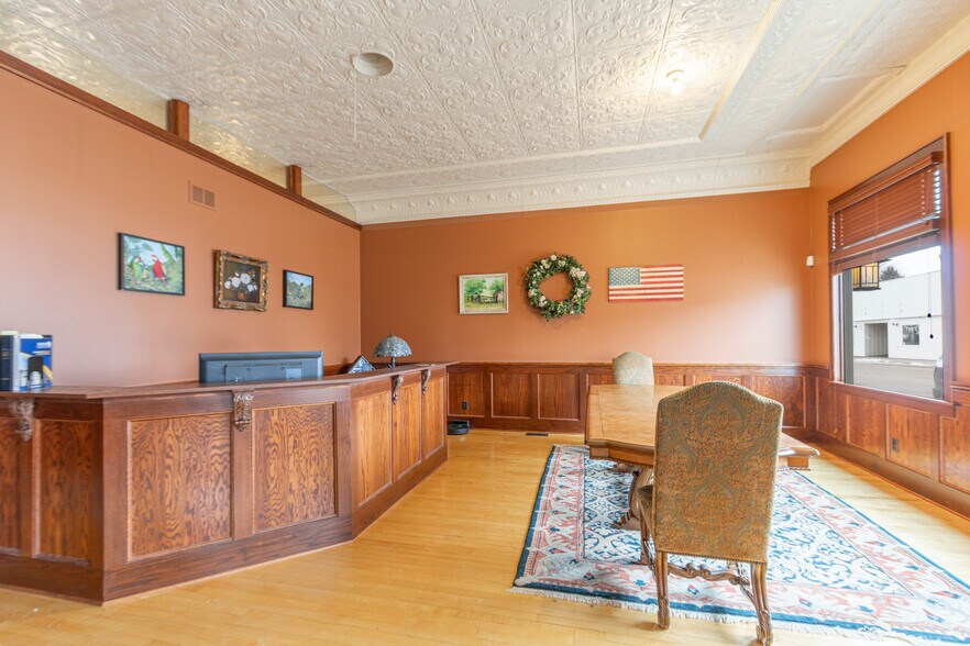 More Photos Of 114 S State St, Fall Creek Office For Lease