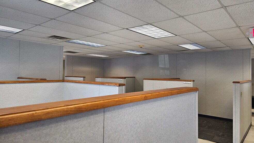 More Photos Of 19 Mcquiston Dr, Mercer Coworking Space