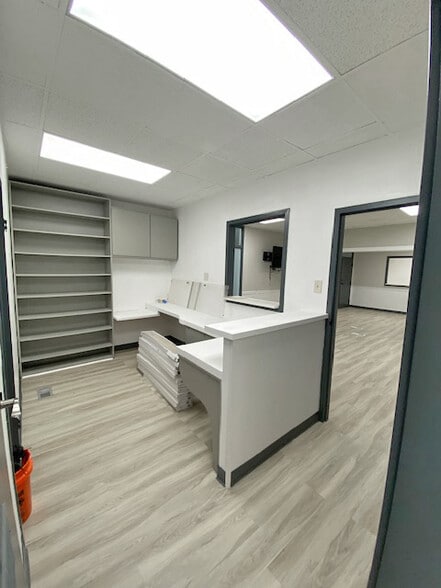 More Photos Of 3165 Myrtle Ave, Granite City Medical For Sale