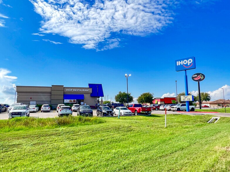 More Photos Of 3300 E Main St, Alice Restaurant For Sale