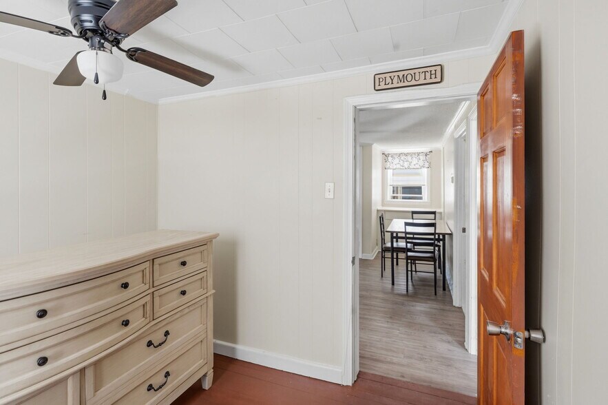 More Photos Of 400 Thames St, Bristol Multifamily For Sale
