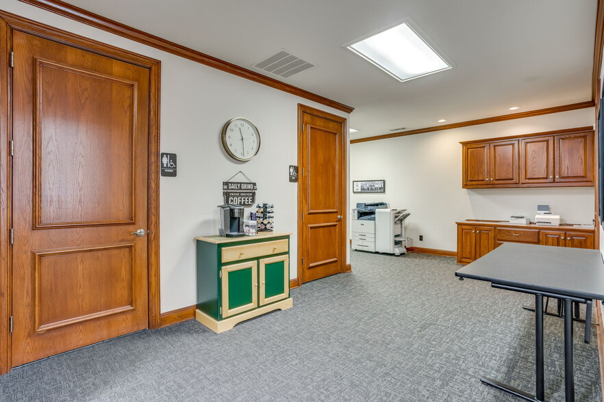 More Photos Of 4201 Gateway Dr, Colleyville Office For Sale