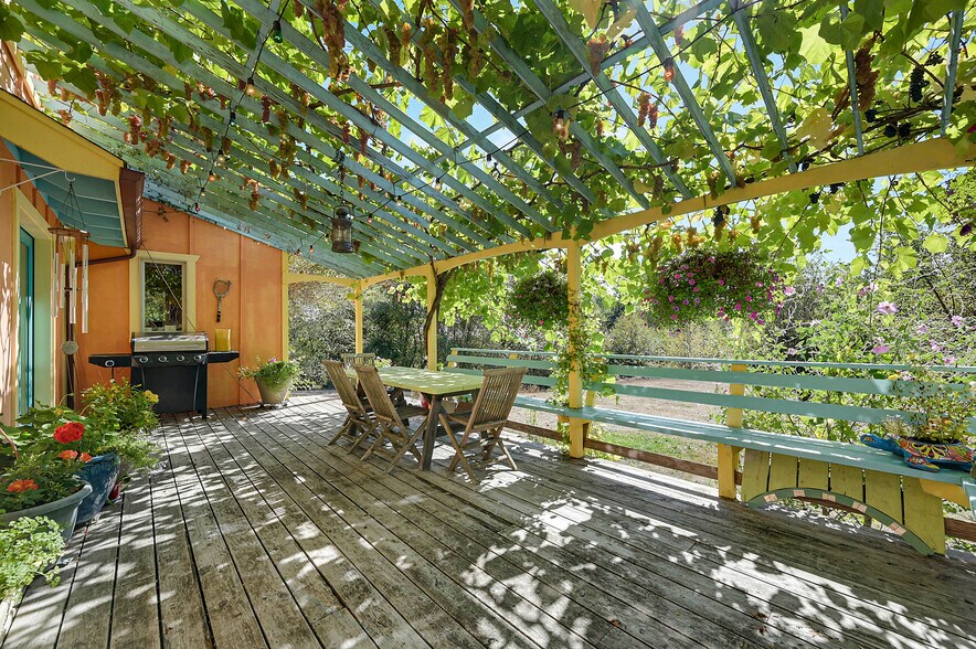 More Photos Of 1673 Woodland Dr, Port Townsend Winery Vineyard For Sale