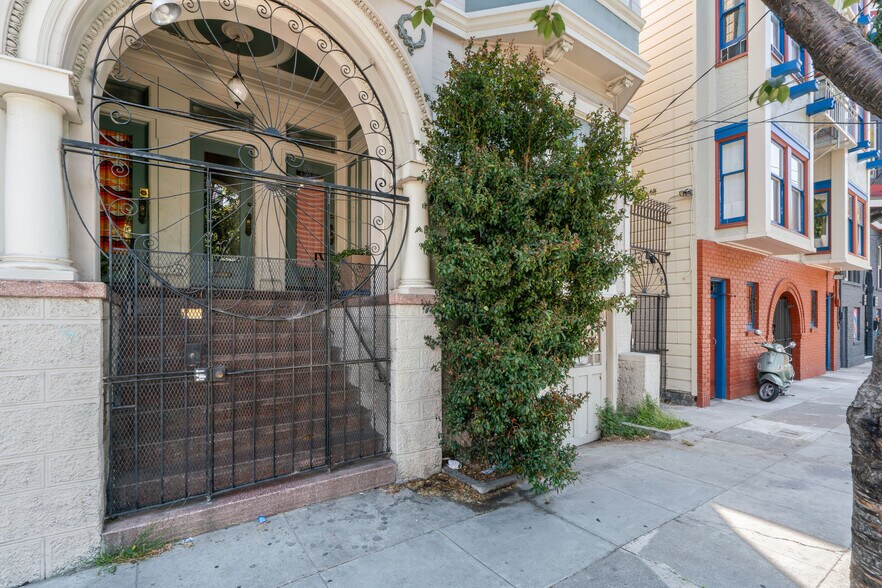More Photos Of 123-127 Albion St, San Francisco Apartments For Sale
