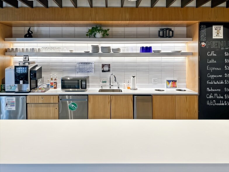 More Photos Of 450 Alaskan Way S, Seattle Coworking Space