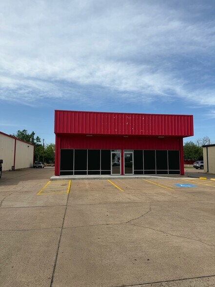 More Photos Of 4429 Spencer Hwy, Pasadena Warehouse For Lease