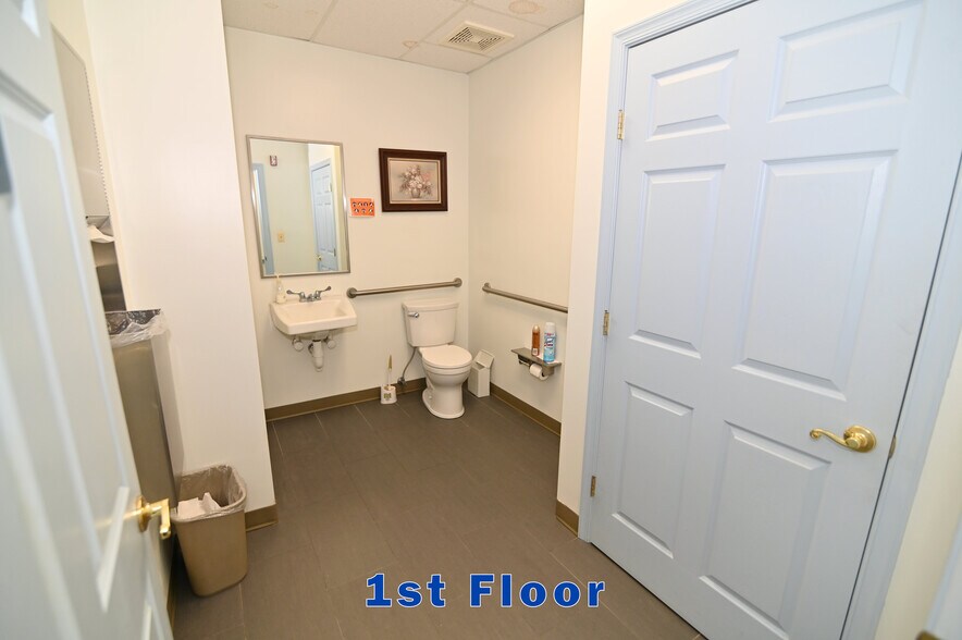 More Photos Of 108 Lagrange Ave, La Plata Medical For Sale