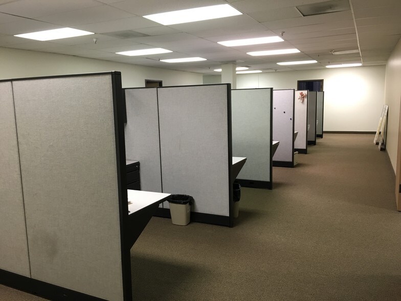 More Photos Of 16800 N Dallas Pky, Dallas Medical For Sale