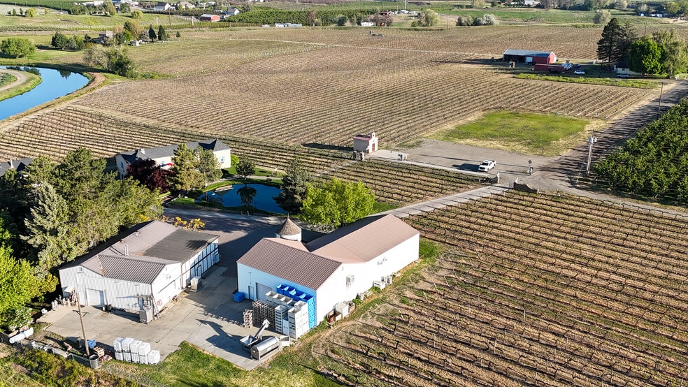 More Photos Of 500 S Bonair Rd, Zillah Winery Vineyard For Sale