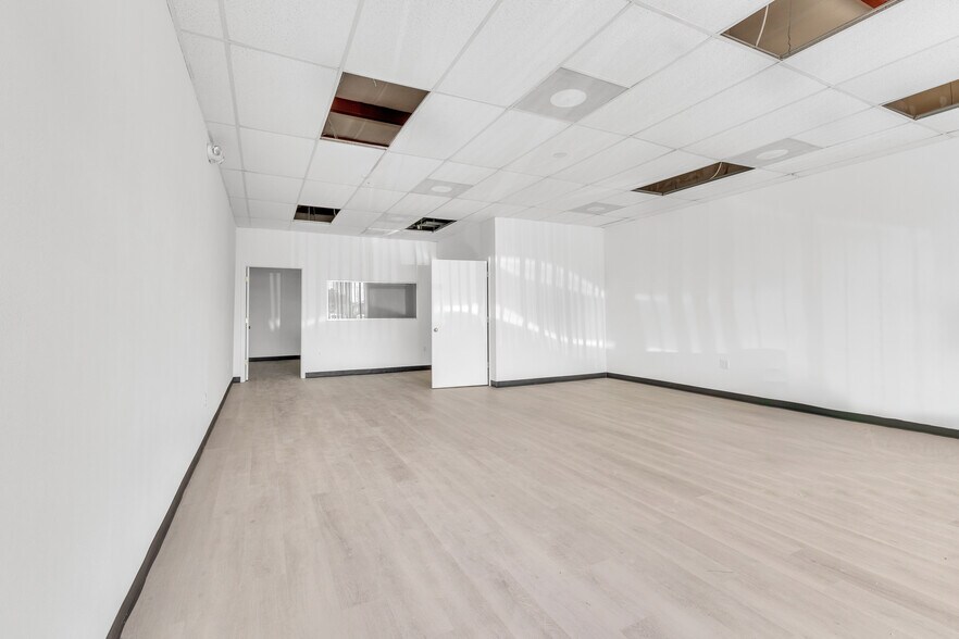 More Photos Of 1604-1680 N Ronald Reagan Blvd, Longwood Showroom For Lease