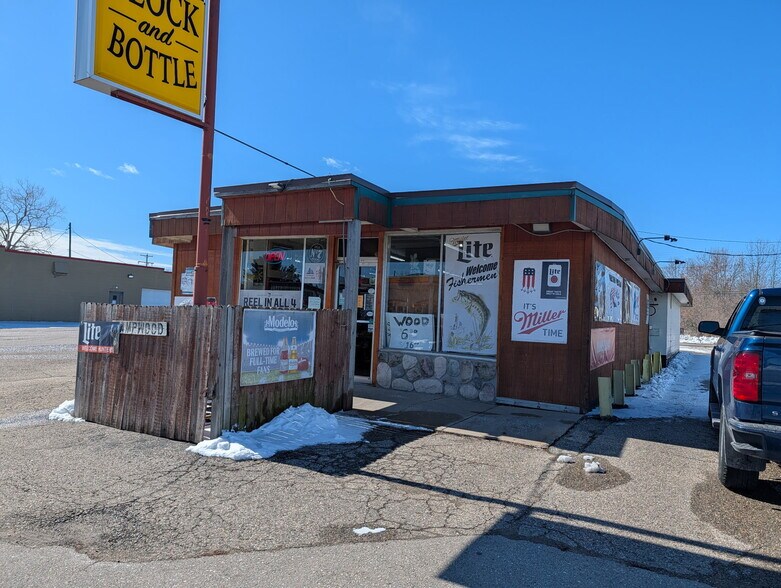 More Photos Of 1879 W River Rd, Oscoda General Retail For Sale