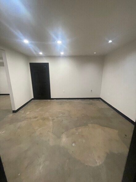 More Photos Of 2702 N Loop 1604 E, San Antonio Office For Lease