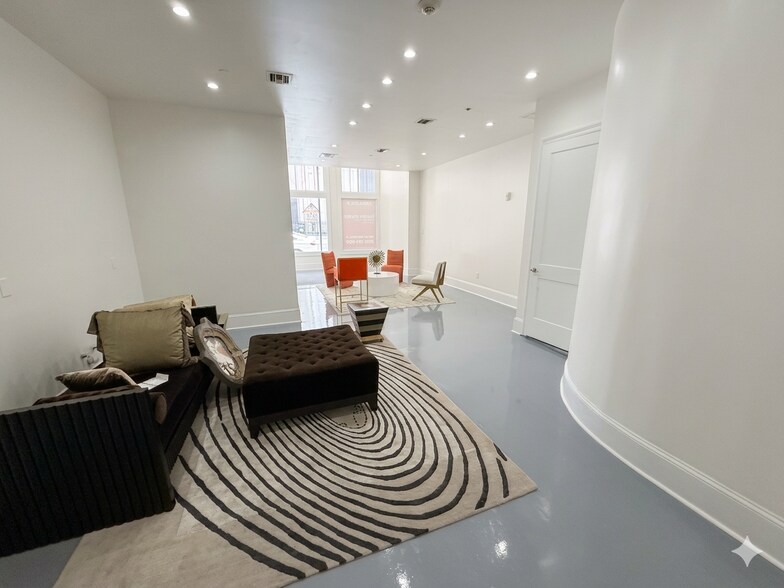 More Photos Of 713 Camp St, New Orleans Storefront For Lease