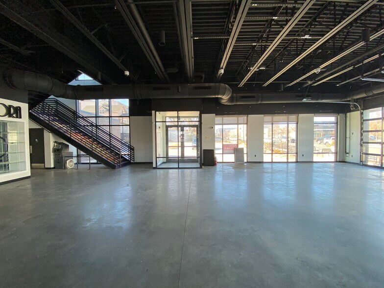 More Photos Of 2120 Ingersoll Ave, Des Moines Restaurant For Lease