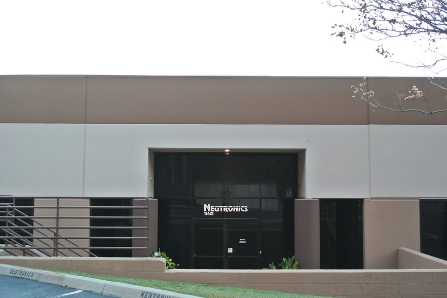More Photos Of 11421 W Bernardo Ct, San Diego Light Manufacturing For Lease