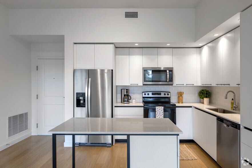 More Photos Of 8205 Commerce, Miami Lakes Apartments For Lease