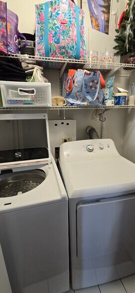 More Photos Of 1216 W Grand Ave, Chicago Storefront Retail Residential For Sale