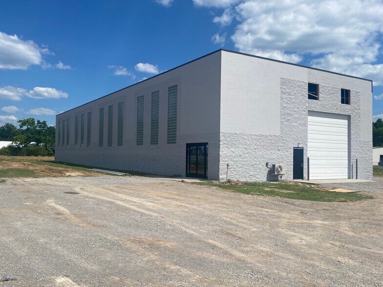 More Photos Of 1030 Tennessee Blvd, Lebanon Manufacturing For Lease