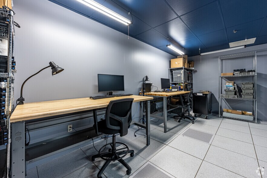 More Photos Of 3250 Wilshire Blvd, Los Angeles Office For Lease