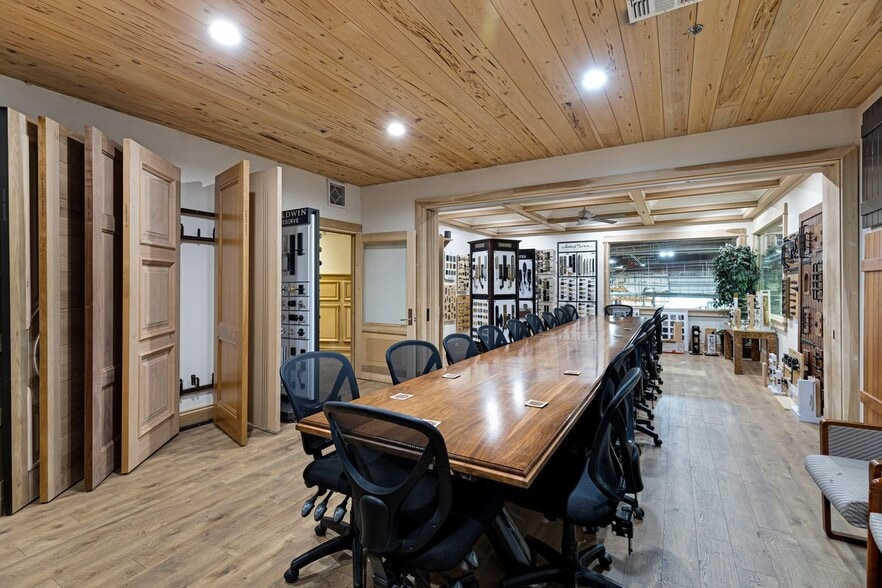 More Photos Of 2605 W 1st St, Tempe Warehouse For Sale