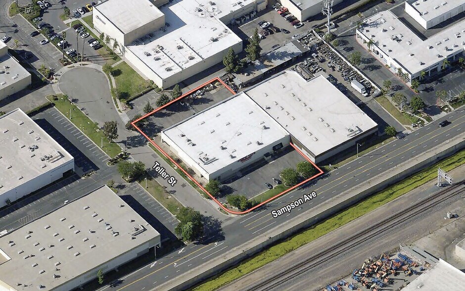 More Photos Of 231 Teller St, Corona Warehouse For Lease