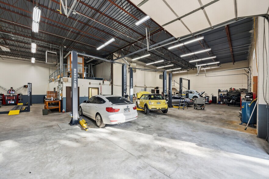 More Photos Of 10855 Irma Dr, Northglenn Warehouse For Sale