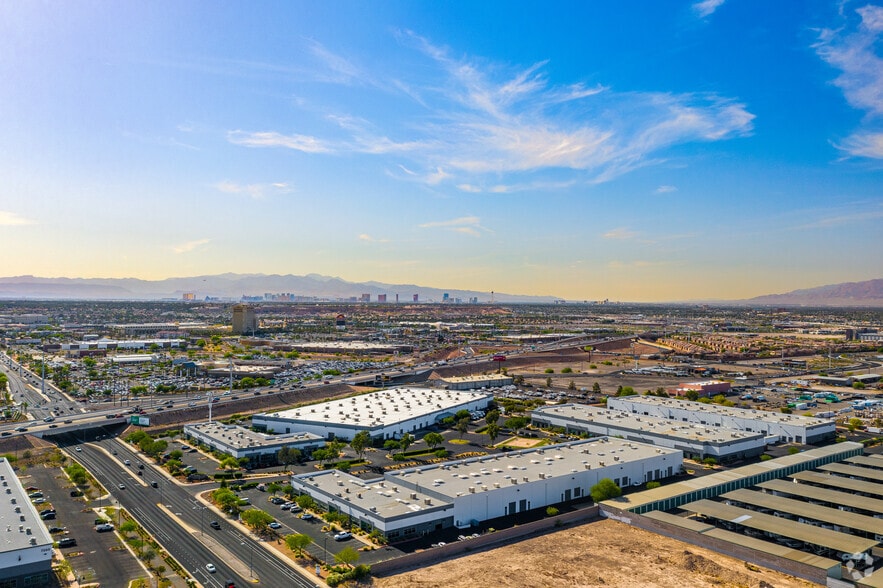 More Photos Of 950 W Warm Springs Rd, Henderson Unknown For Lease