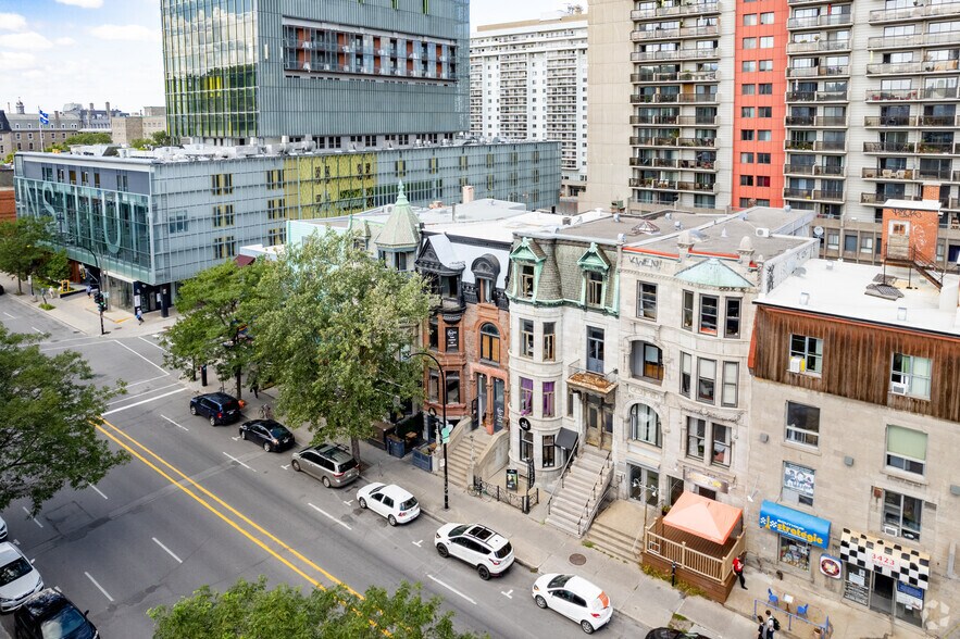 More Photos Of 3437-3441 Rue Saint-Denis, Montréal General Retail For Sale