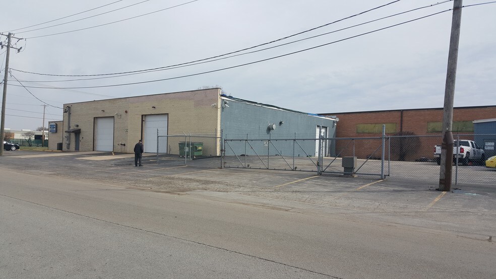More Photos Of 5959 W 115th St, Alsip Warehouse For Lease
