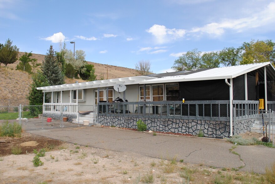 More Photos Of 810 HWY 93, Jackpot Convenience Store For Sale