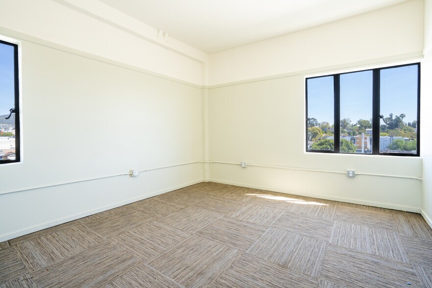 More Photos Of 5128 Marathon St, Los Angeles Apartments For Sale