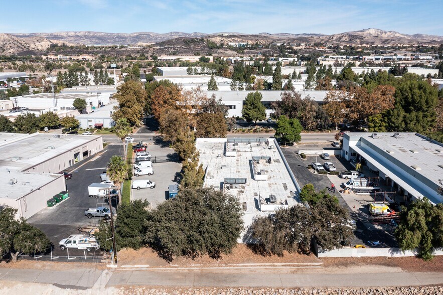 More Photos Of 520 E Easy St, Simi Valley Warehouse For Lease