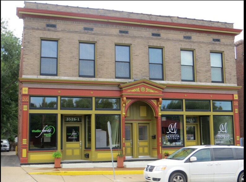 Primary Photo Of 3526 Greenwood Blvd, Maplewood Flex For Lease