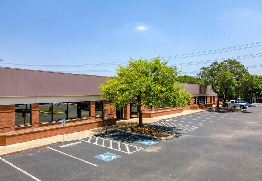 More Photos Of 12450 Network Blvd, San Antonio Unknown For Lease
