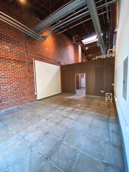 More Photos Of 675 Pulaski St, Athens Loft Creative Space For Lease
