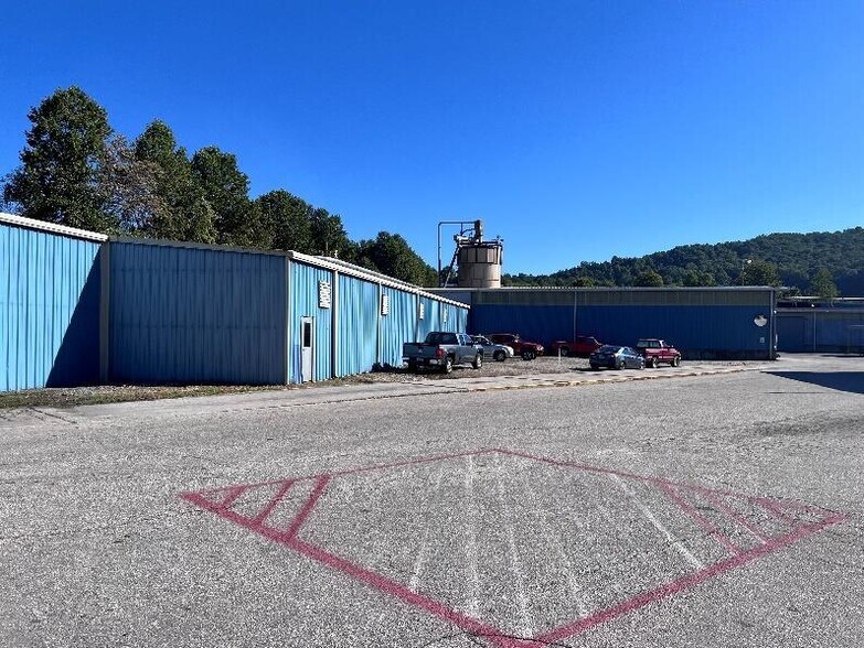 More Photos Of 203 NC-226, Marion Warehouse For Sale