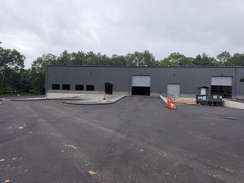 More Photos Of 135 Business Drive park, Bristol Industrial For Lease