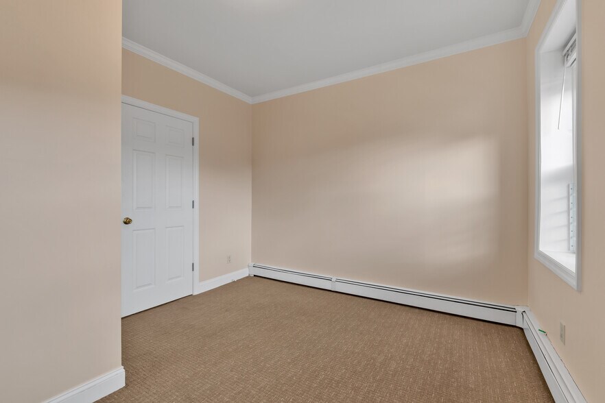More Photos Of 322 Jericho Tpke, Floral Park Storefront Retail Residential For Sale