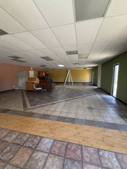 More Photos Of 1507 E Texas St, Bossier City Freestanding For Lease