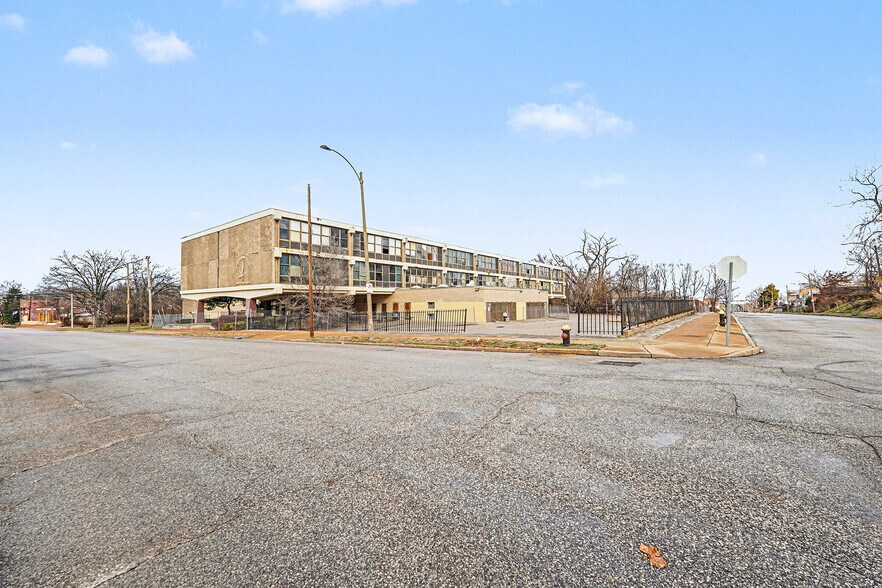 More Photos Of 5511 Wabada Ave, Saint Louis Schools For Sale