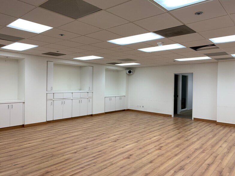 More Photos Of 1819 L St NW, Washington Loft Creative Space For Lease