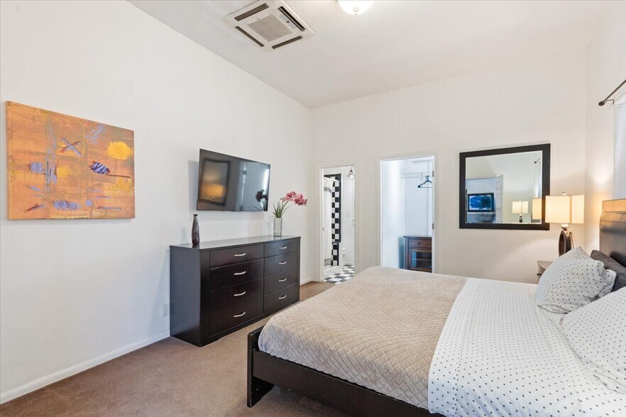 More Photos Of 942 23rd St, San Diego Apartments For Sale