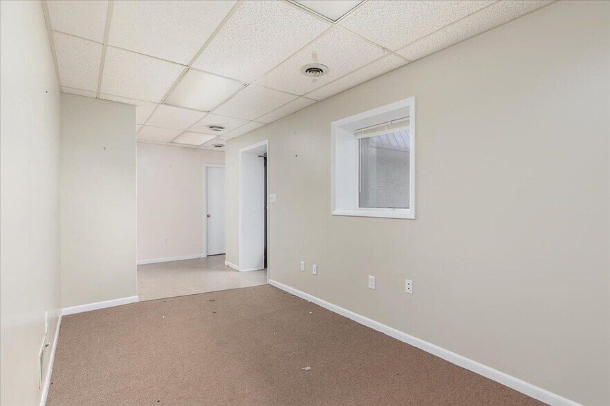 More Photos Of 11 Water St, Front Royal Loft Creative Space For Lease