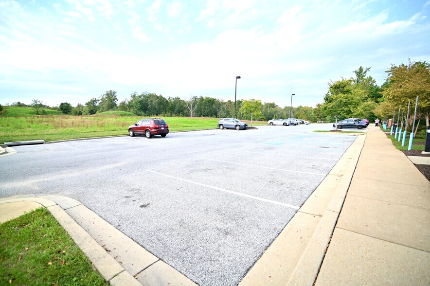 More Photos Of 2960 Technology Pl, Waldorf Research And Development For Lease