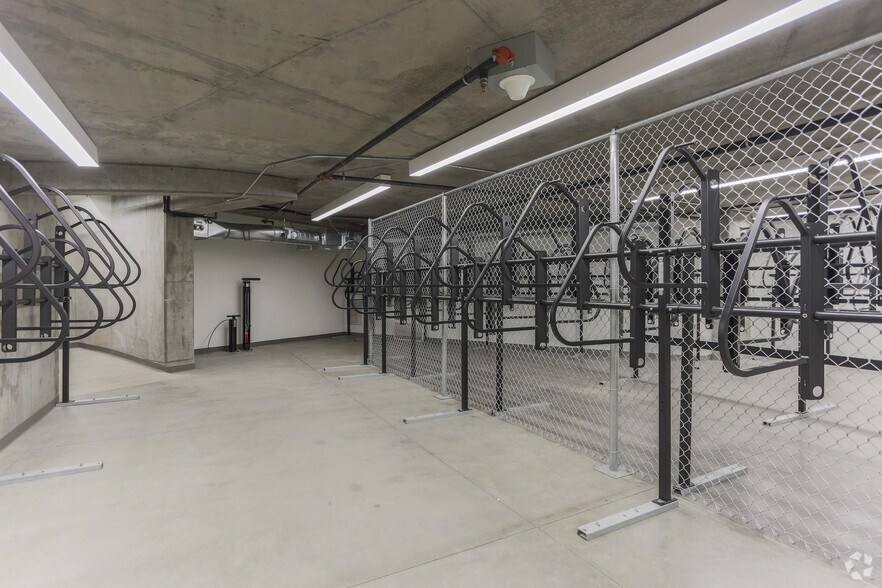 More Photos Of 1250 NW 9th Ave, Portland Office For Lease