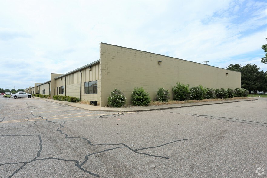 More Photos Of 35500-35580 Mound Rd, Sterling Heights Warehouse For Lease
